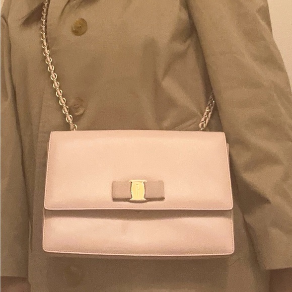 Ferragamo Pink Leather crossbody Bag - Picture 2 of 6